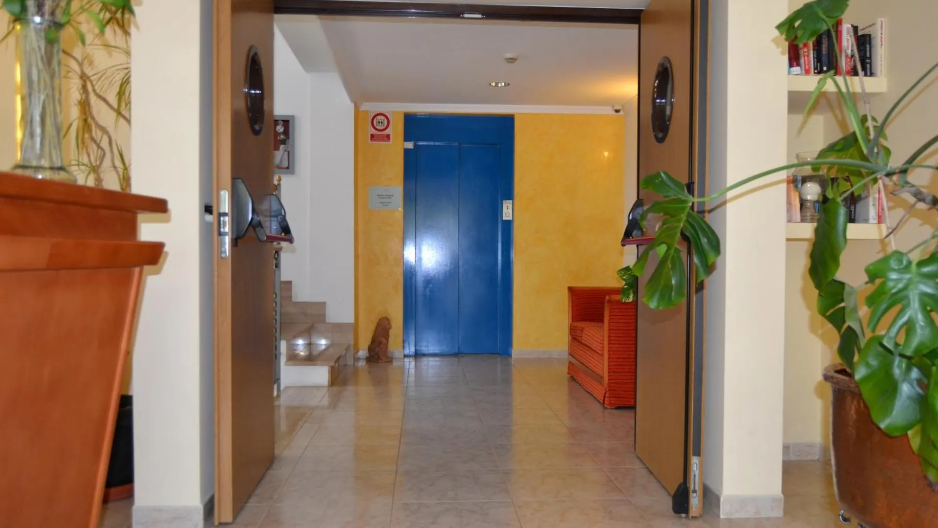 Гостевой дом Hostal Leo D'Or Кала де Ор